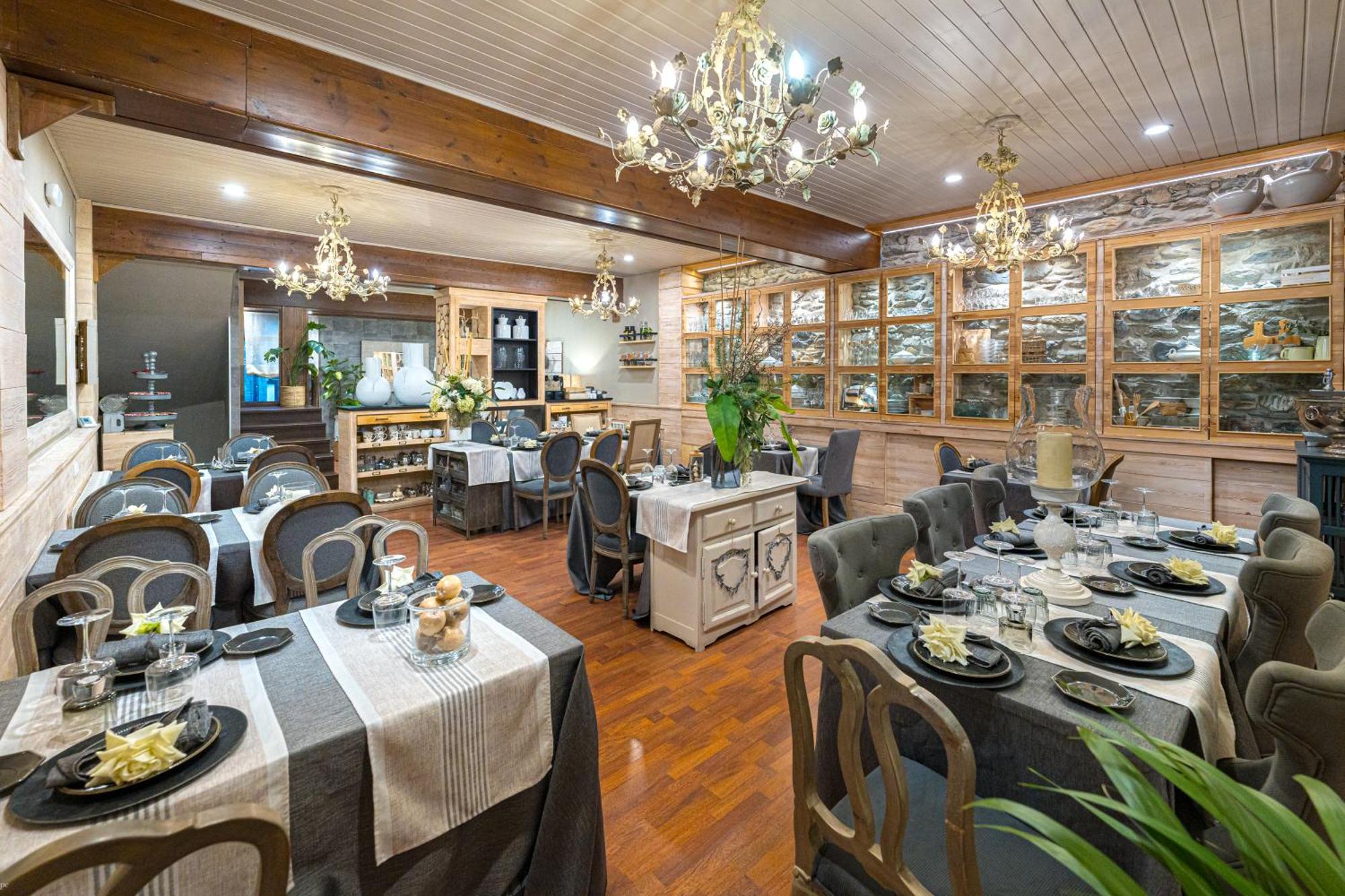 Hotel El Ciervo Vielha Bagian luar foto
